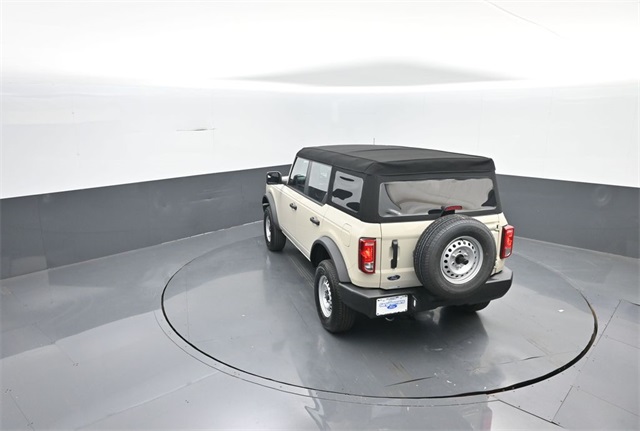 2025 Ford Bronco Base photo 17