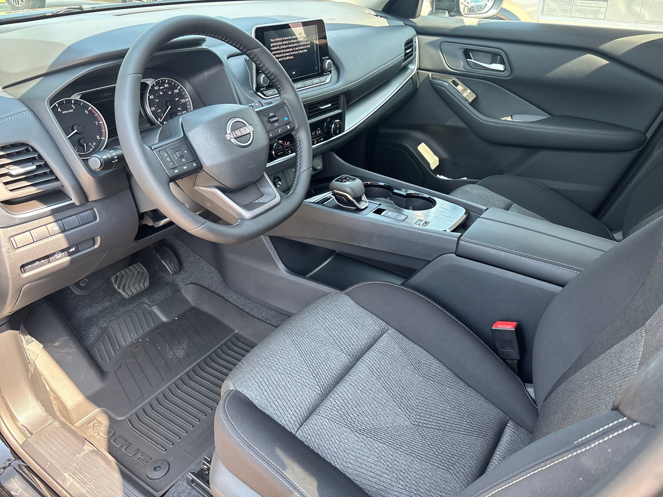 2026 Nissan Rogue SV photo 2
