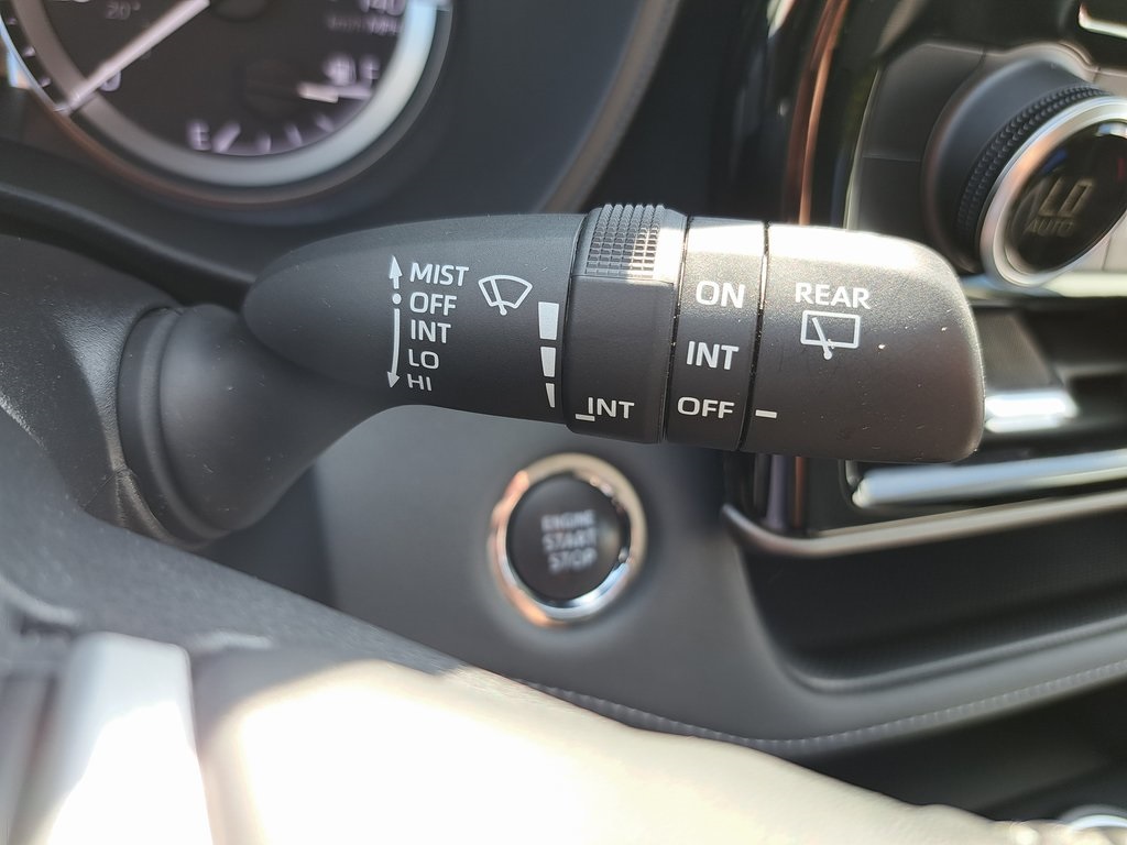 2023 Toyota Highlander LE photo 21