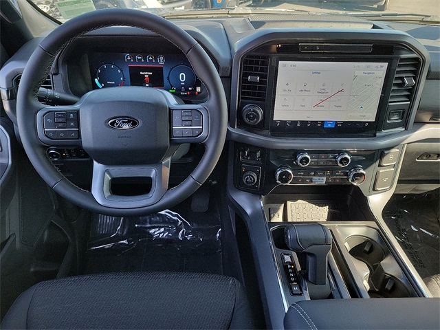 2025 Ford F-150 XLT photo 4