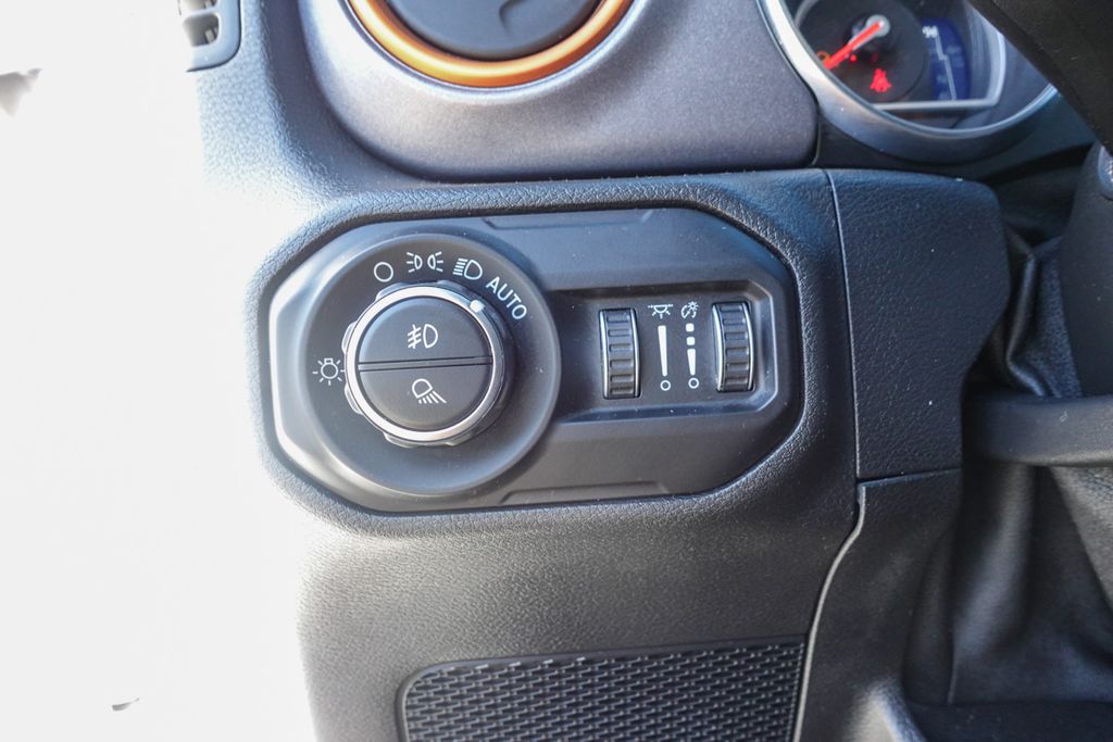 2021 Jeep Gladiator Mojave photo 19