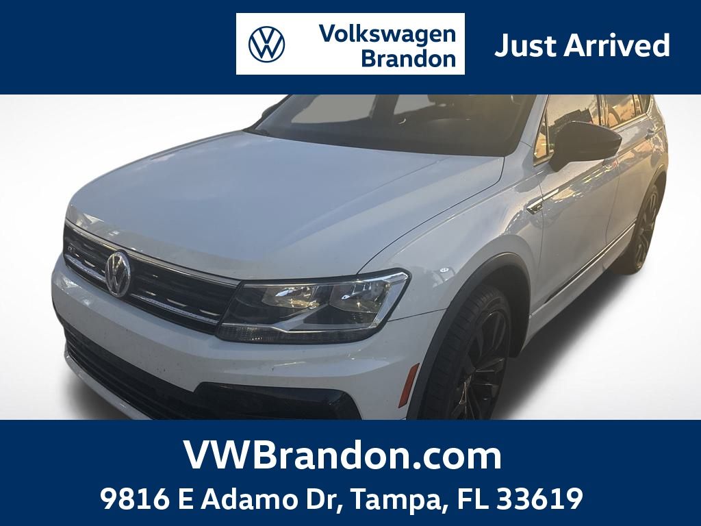 2021 Volkswagen Tiguan SE R-LINE BLACK's photo