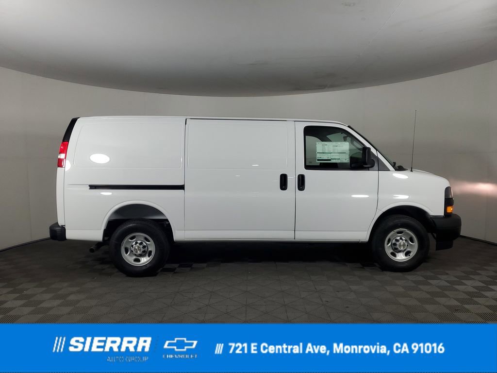 2025 Chevrolet Express Cargo Work Van's photo