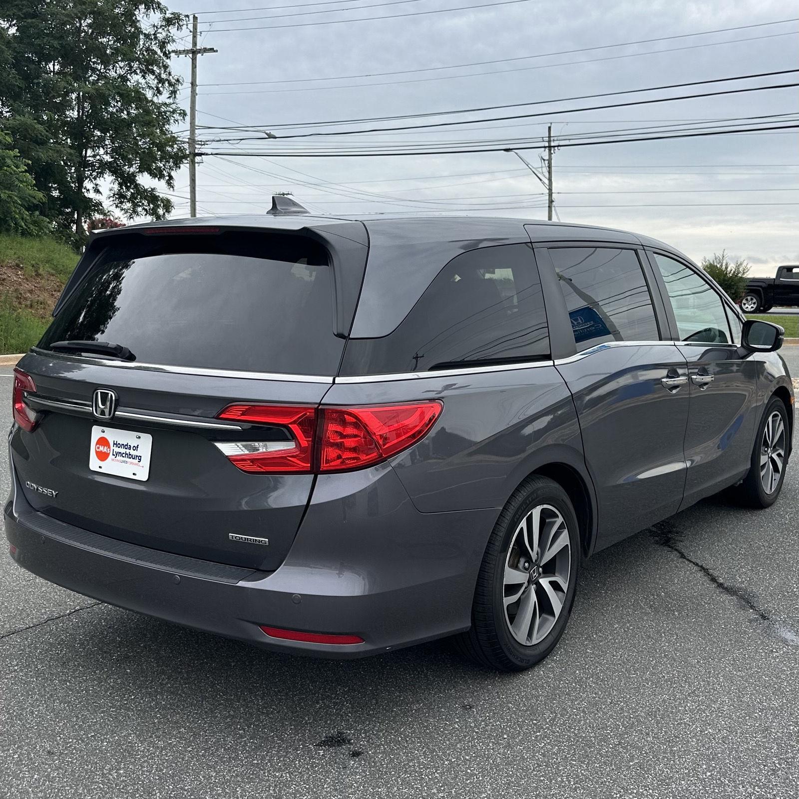 2022 Honda Odyssey Touring photo 5