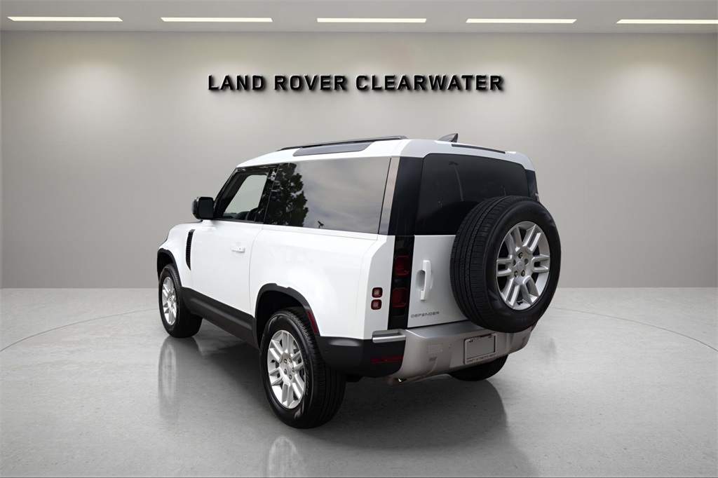 2025 Land Rover Defender 90 S photo 3