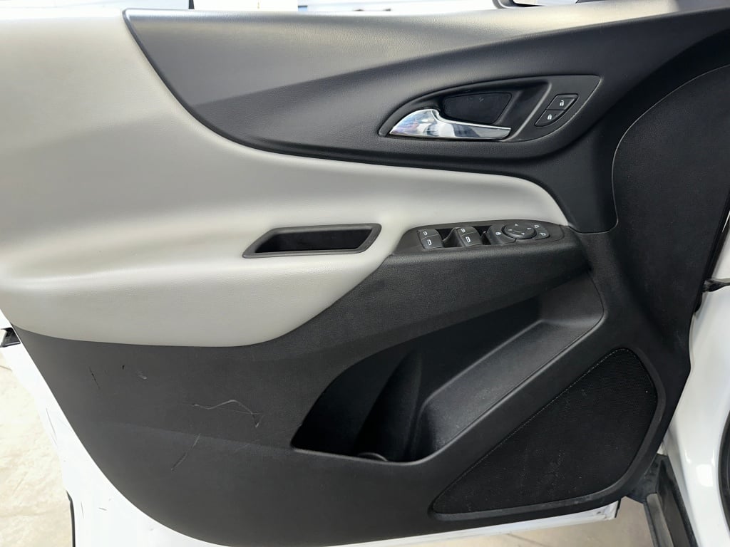 2020 Chevrolet Equinox LS photo 4