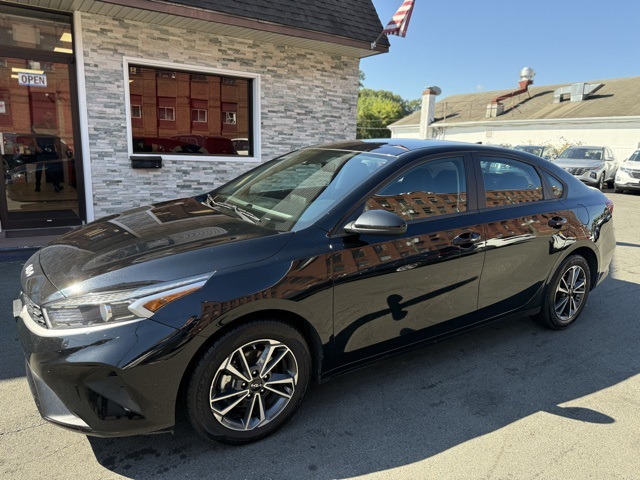 2023 Kia Forte LXS's photo