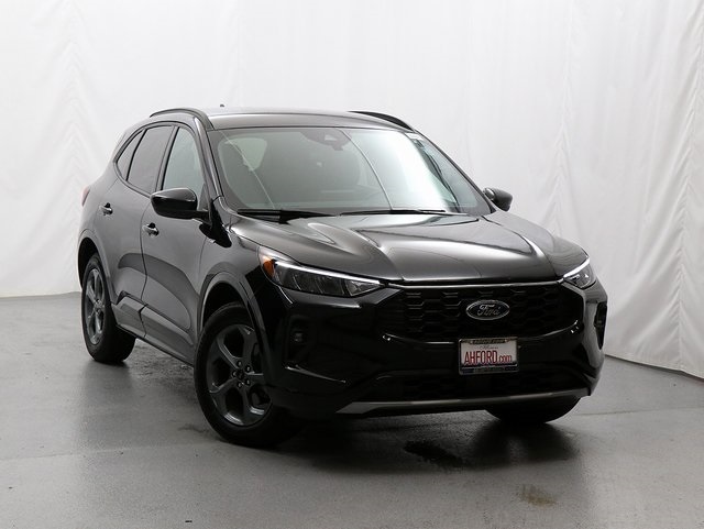Used 2024 Agate Black Metallic Ford ST-Line Select image 1