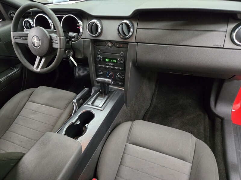 2006 Ford Mustang GT Deluxe photo 12