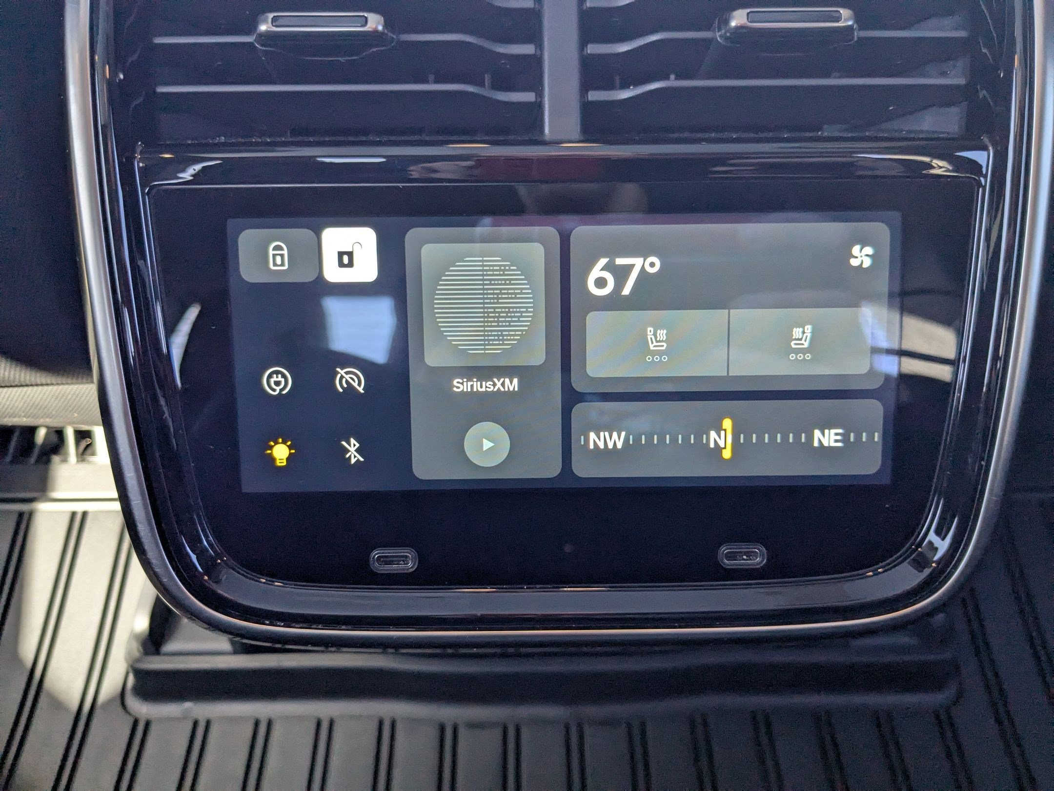 2022 Rivian R1T Adventure photo 17
