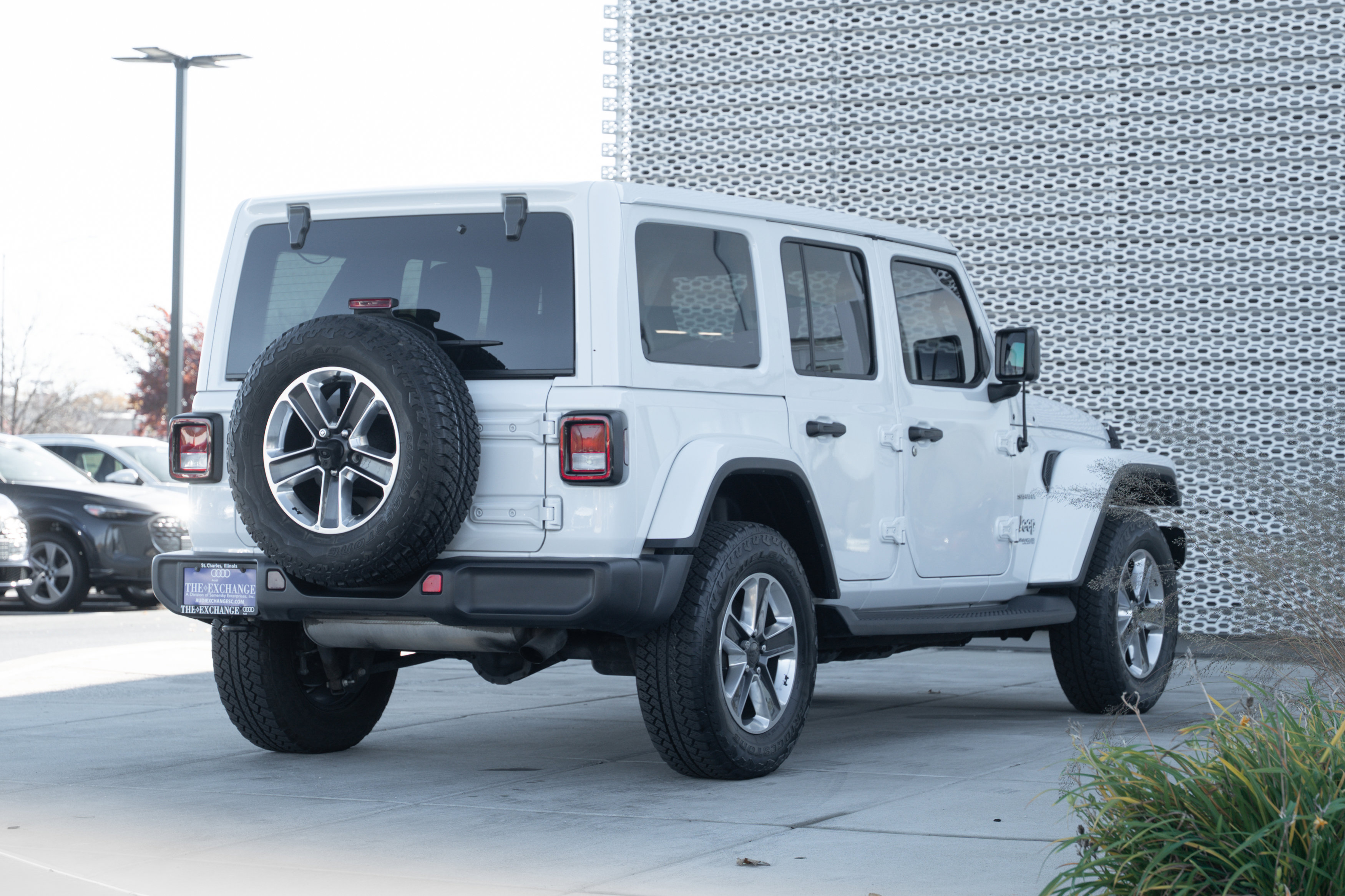 2019 Jeep Wrangler Unlimited Sahara photo 3