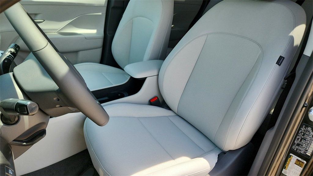 2025 Hyundai Kona SEL photo 10