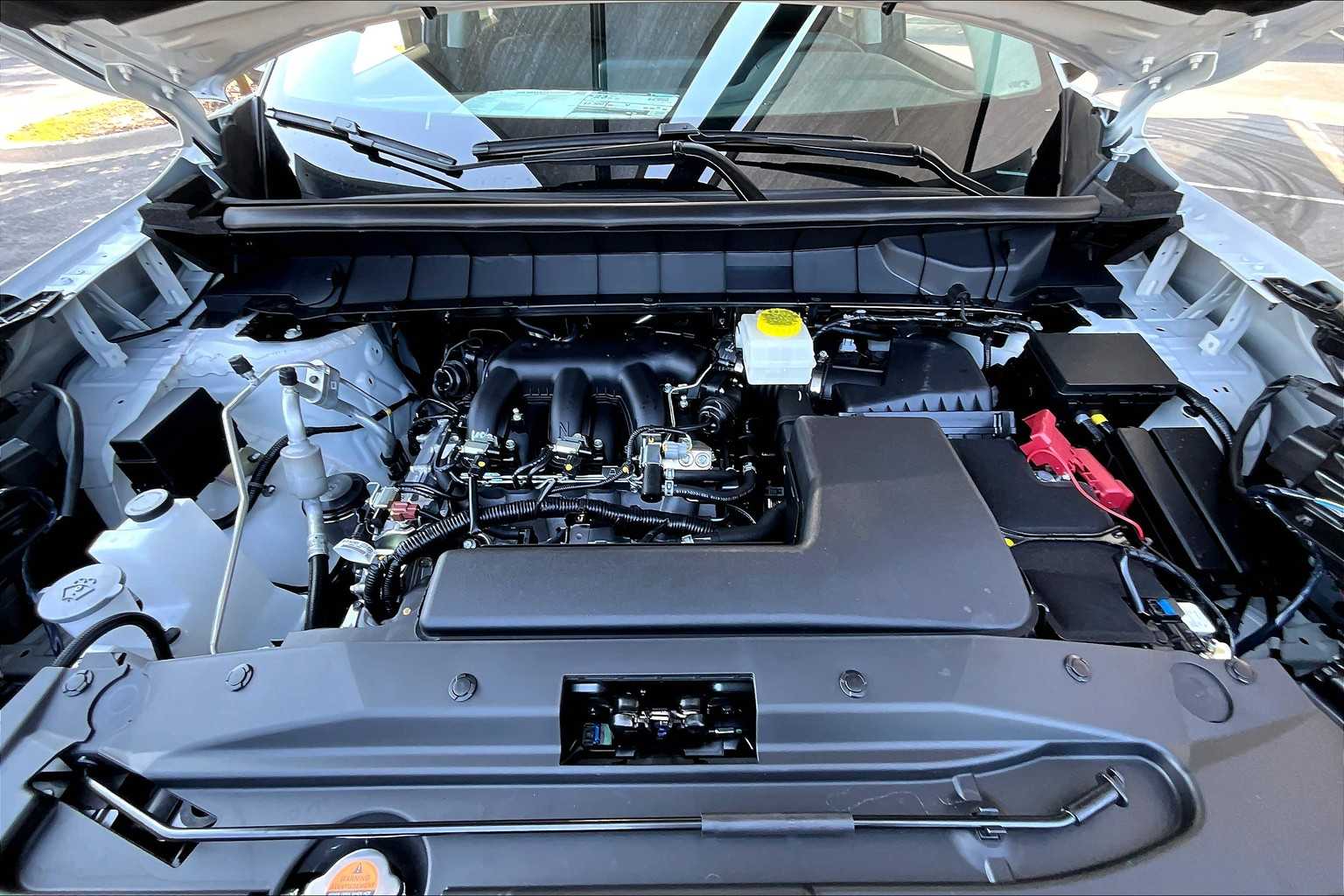 2025 Nissan Pathfinder SV photo 15