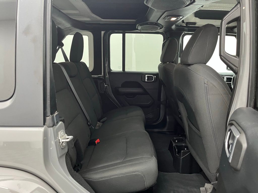 2018 Jeep Wrangler Unlimited Sahara photo 33