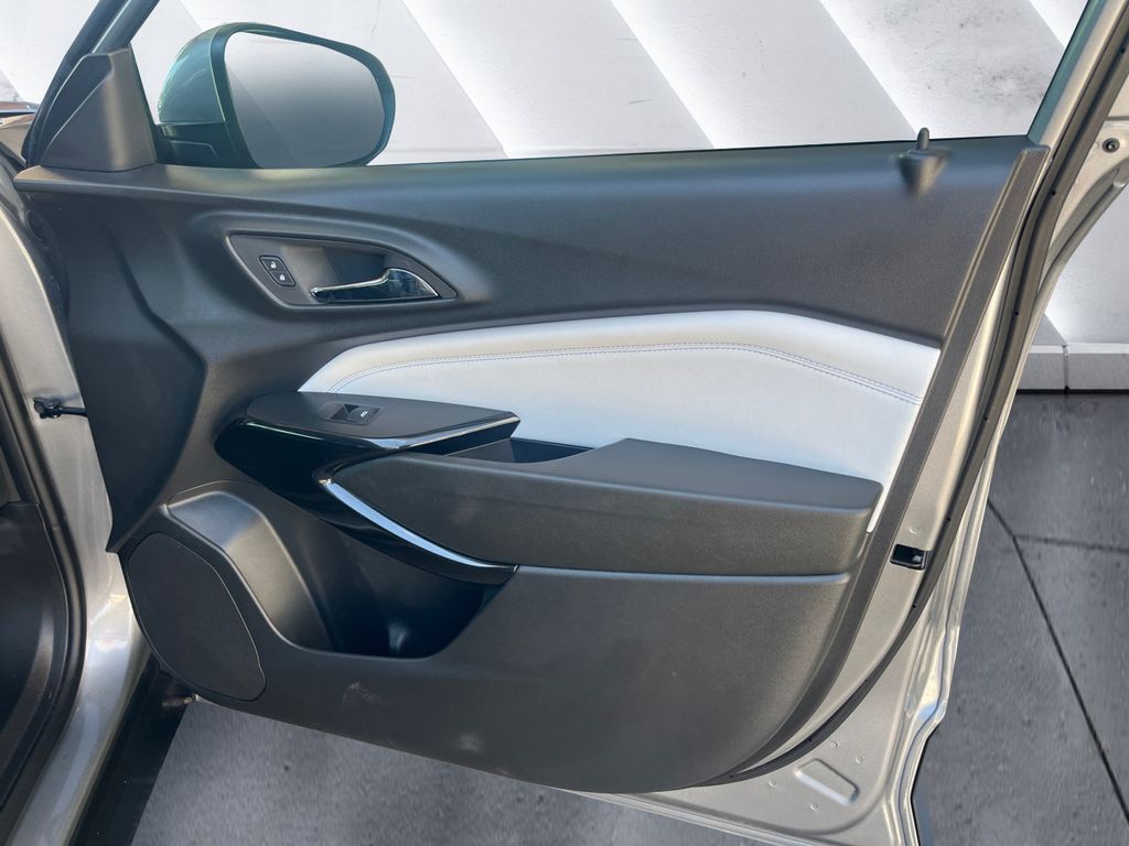 2024 Chevrolet Trax LT photo 15