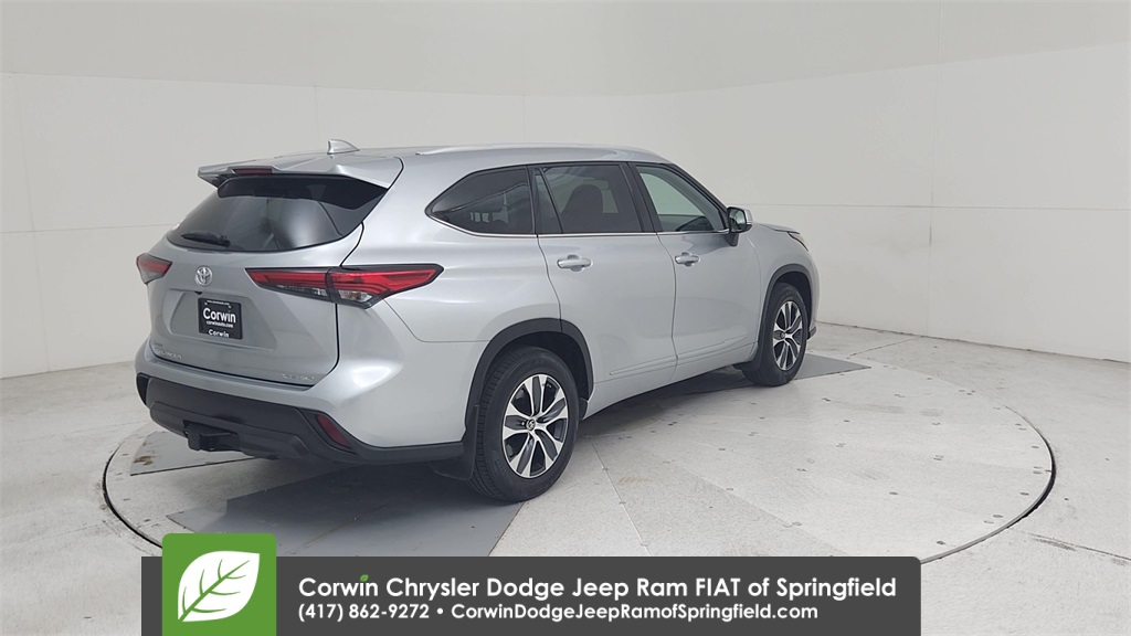 2022 Toyota Highlander XLE photo 14