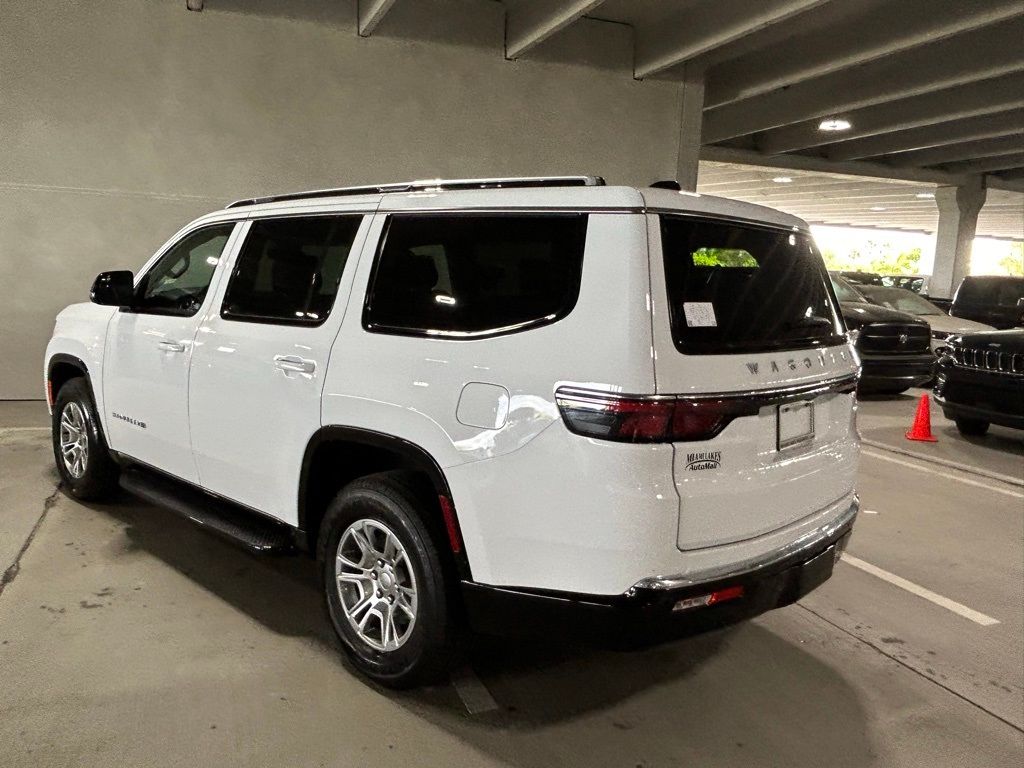 2024 Jeep Wagoneer Base photo 5