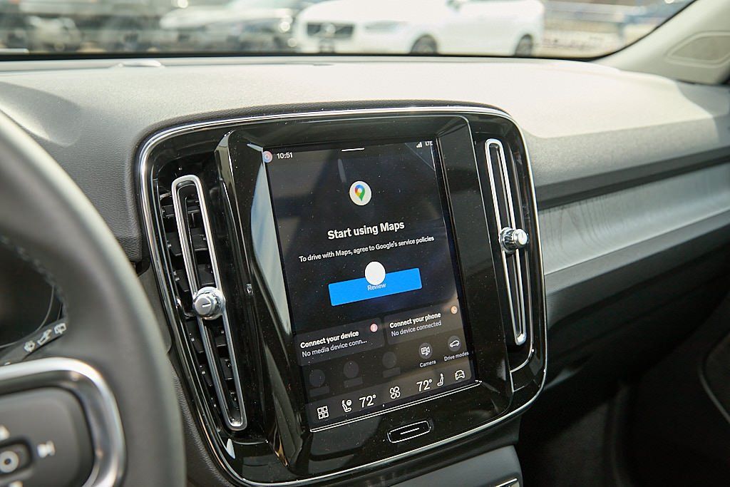 2026 VOLVO XC40 - Image 14