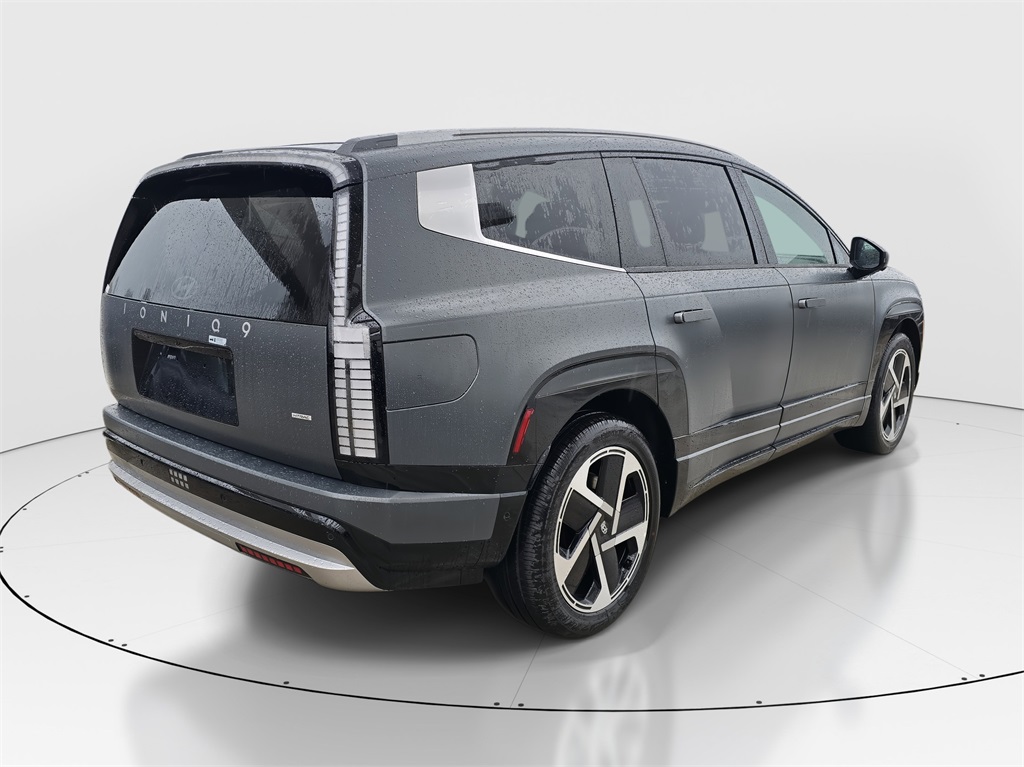 2026 Hyundai Ioniq Limited photo 3