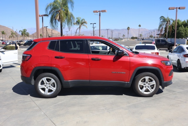 2023 Jeep Compass Sport photo 2