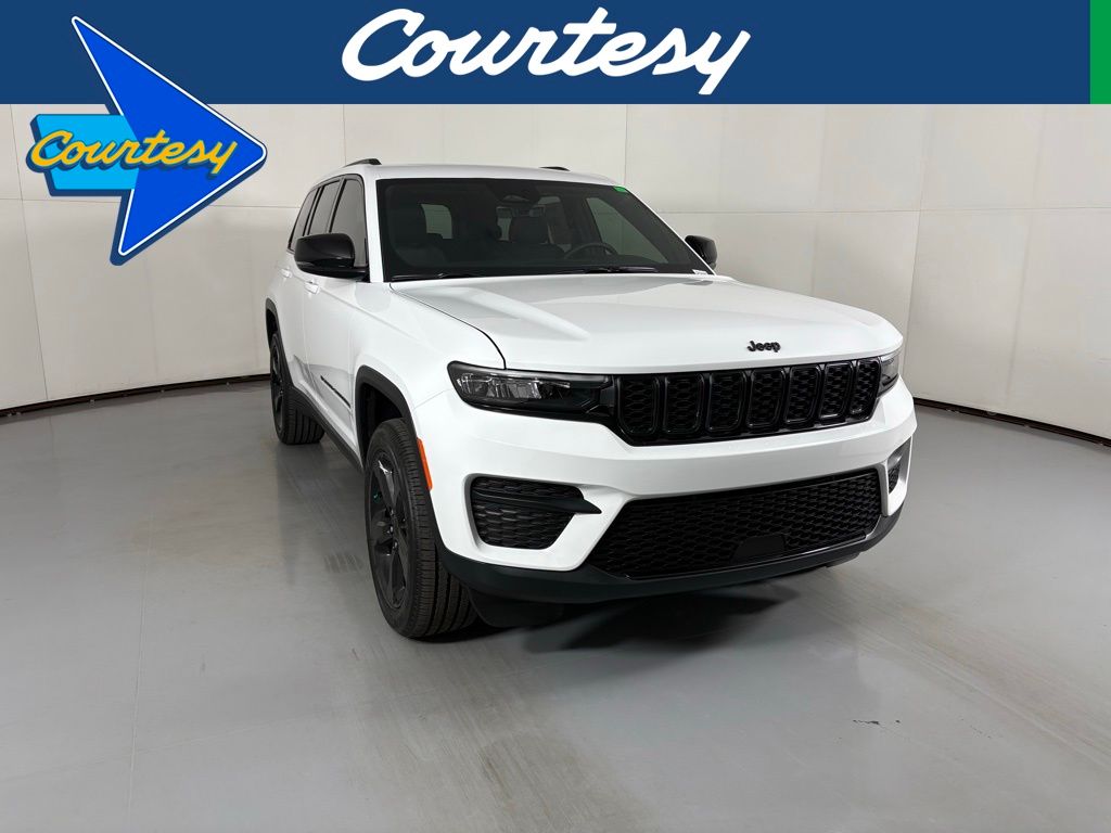 2025 Jeep Grand Cherokee Altitude's photo