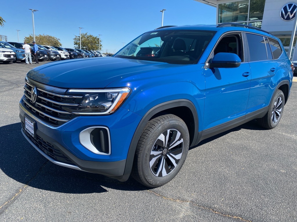 2026 Volkswagen Atlas SE photo 2