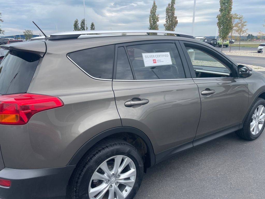 2015 Toyota RAV4 Limited photo 15