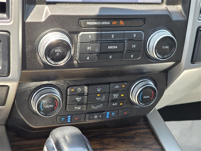 2020 Ford F-150 Lariat photo 17