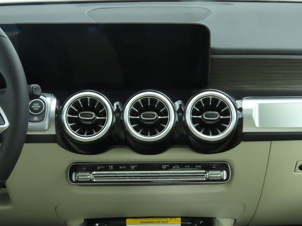 2026 Mercedes Benz GLB 250 photo 14
