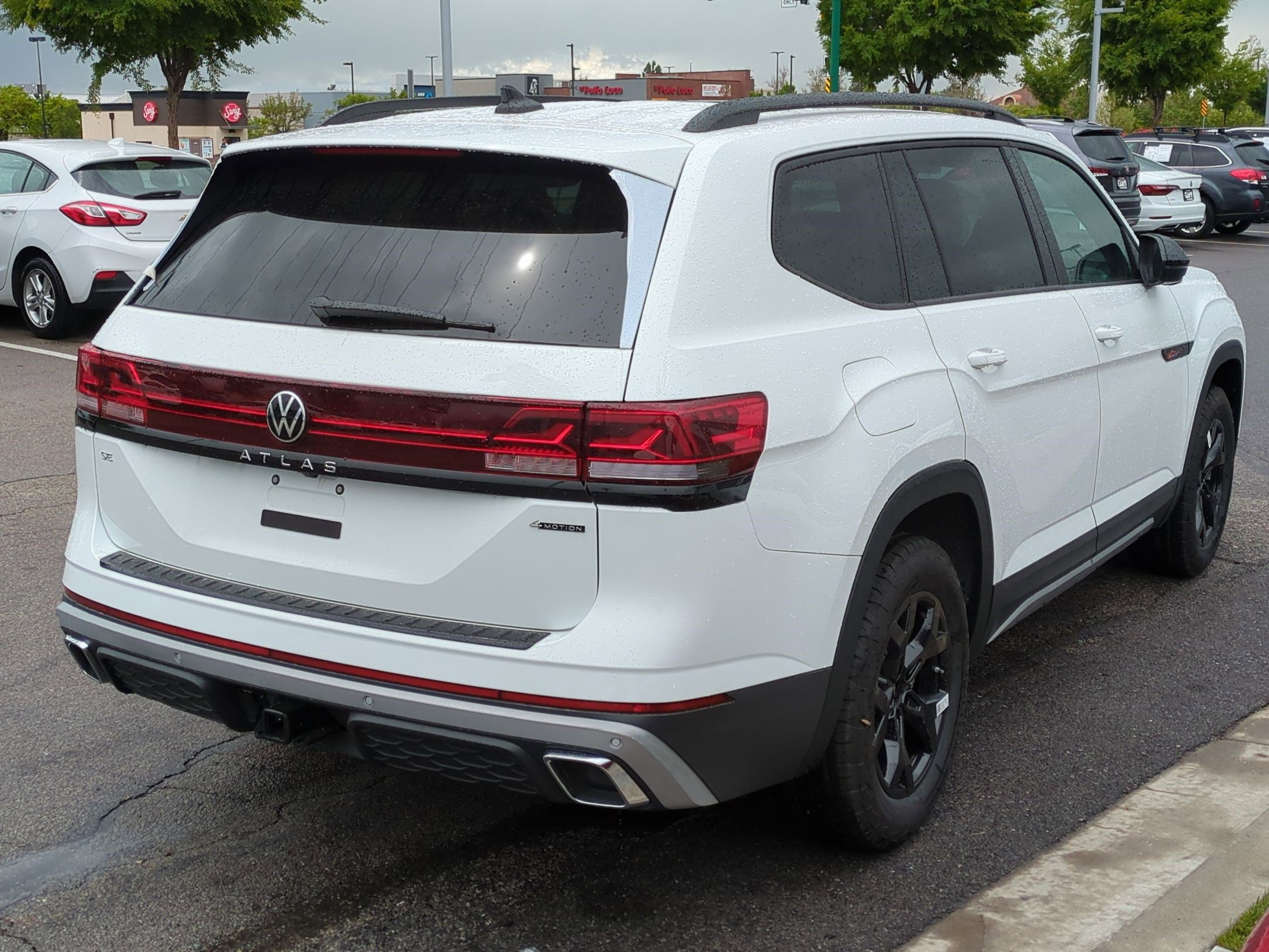 2025 Volkswagen Atlas Peak Edition SE photo 3