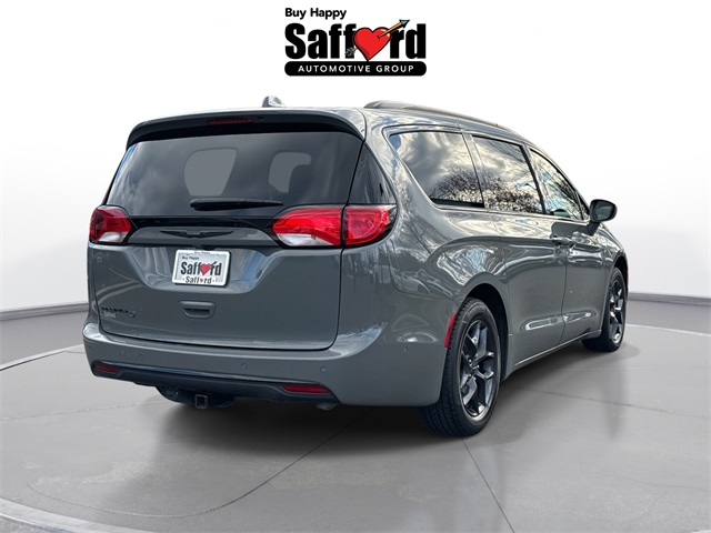 2020 Chrysler Pacifica Touring Plus photo 3