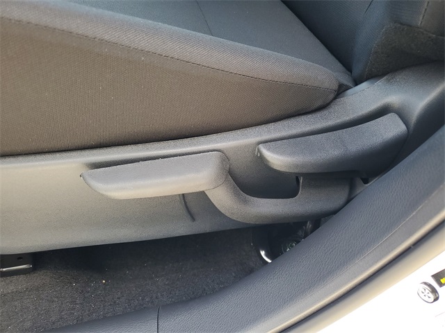 2025 Nissan Kicks Play S photo 11