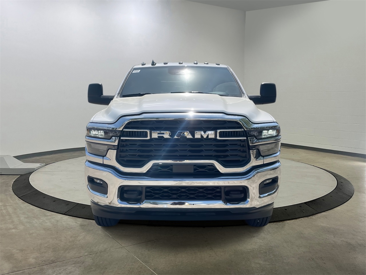 2025 Ram 3500 Tradesman photo 2