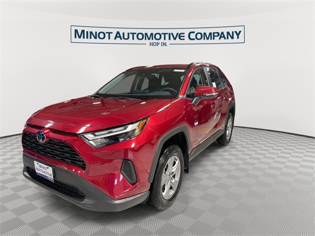 2025 Toyota RAV4 XLE photo 4