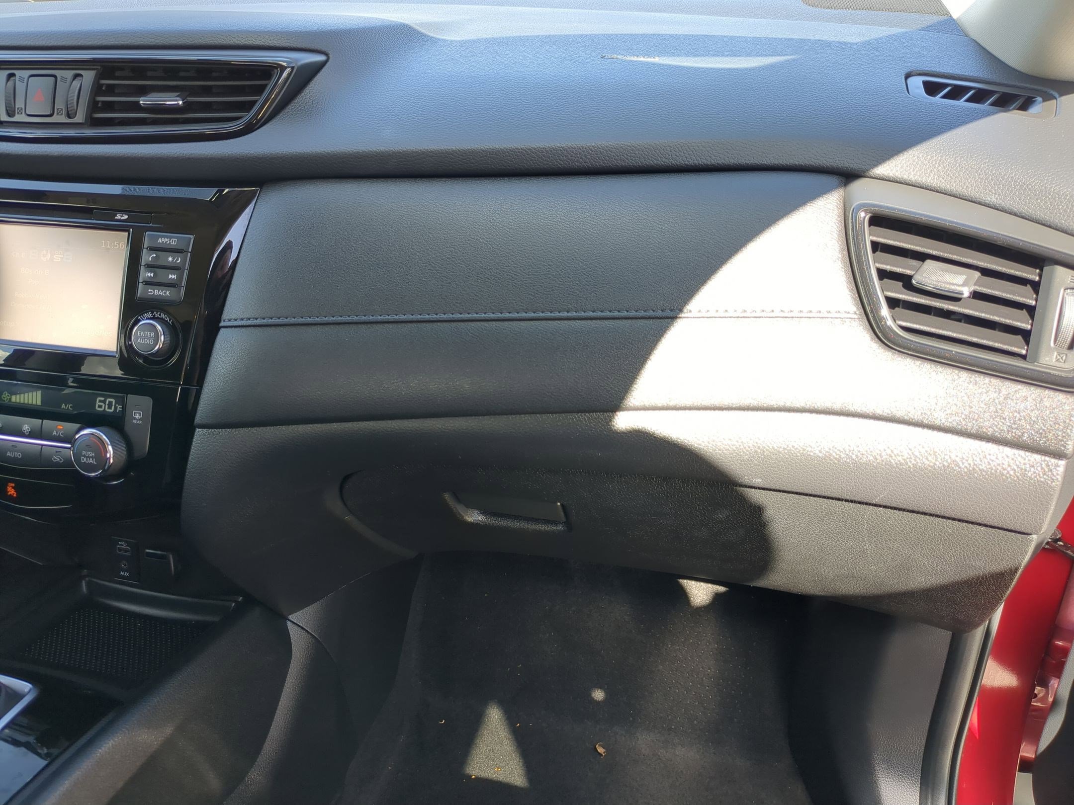 2017 Nissan Rogue SV photo 19