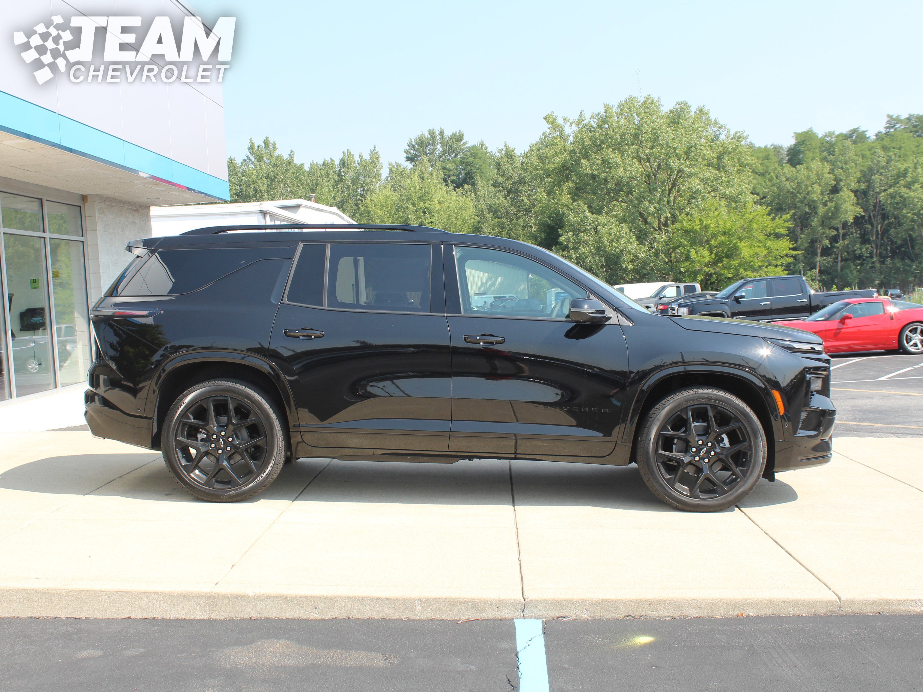 2026 Chevrolet Traverse RS photo 3