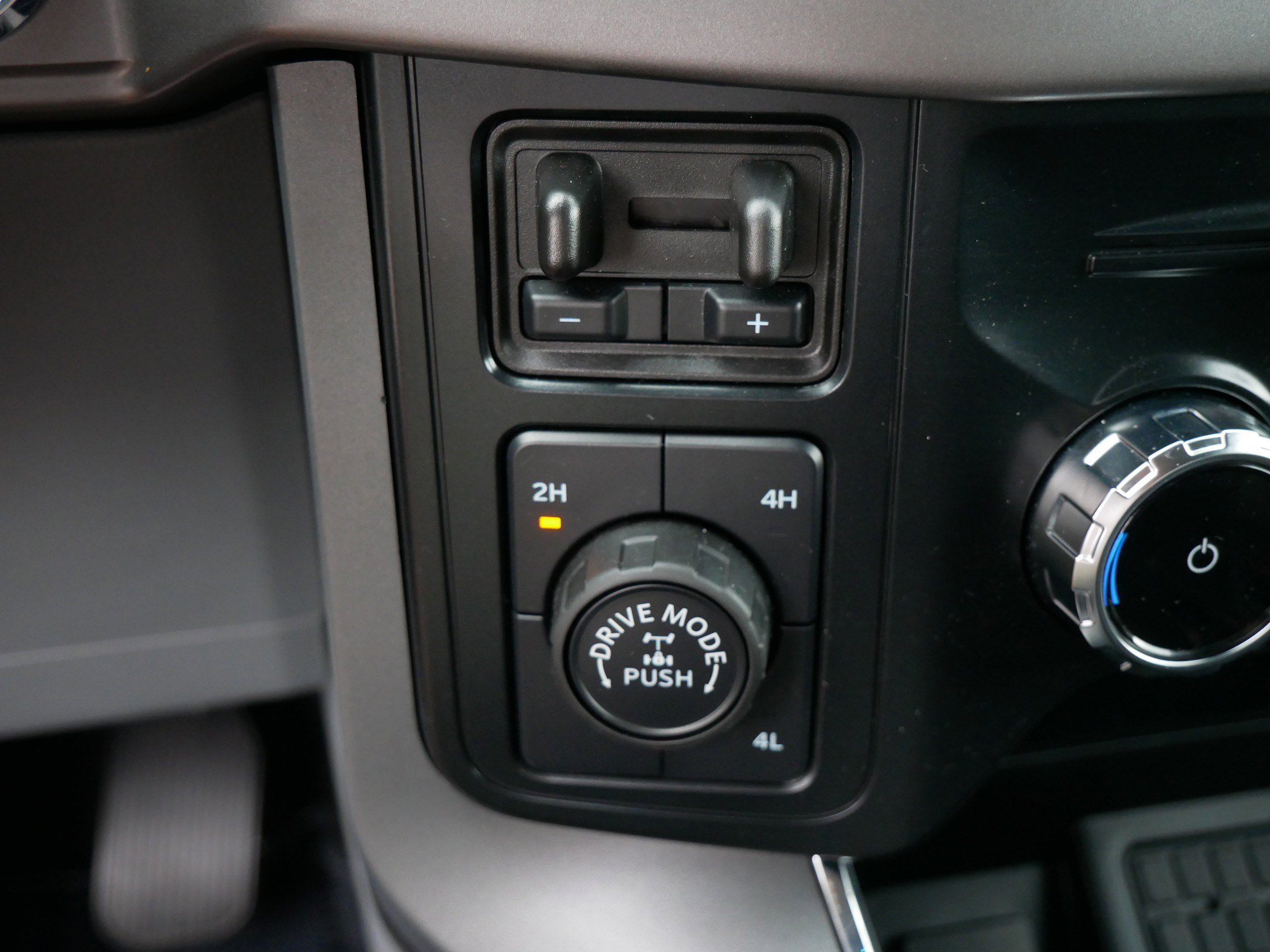 2024 Ford F-150 XLT photo 30