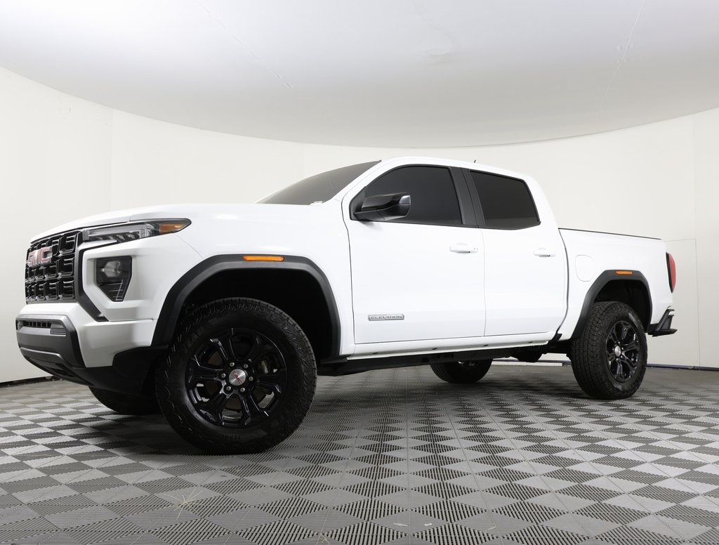 2024 GMC Canyon Elevation's photo