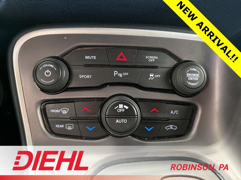 2022 Dodge Challenger SXT AWD photo 25
