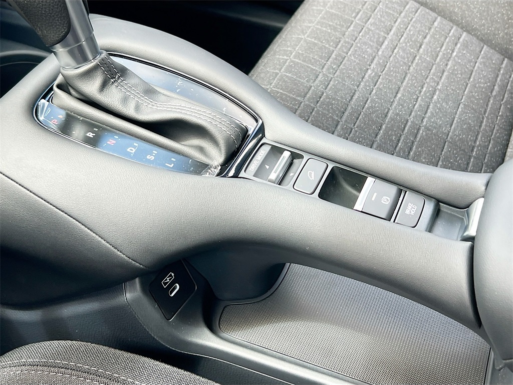 2025 Honda HR-V LX photo 6