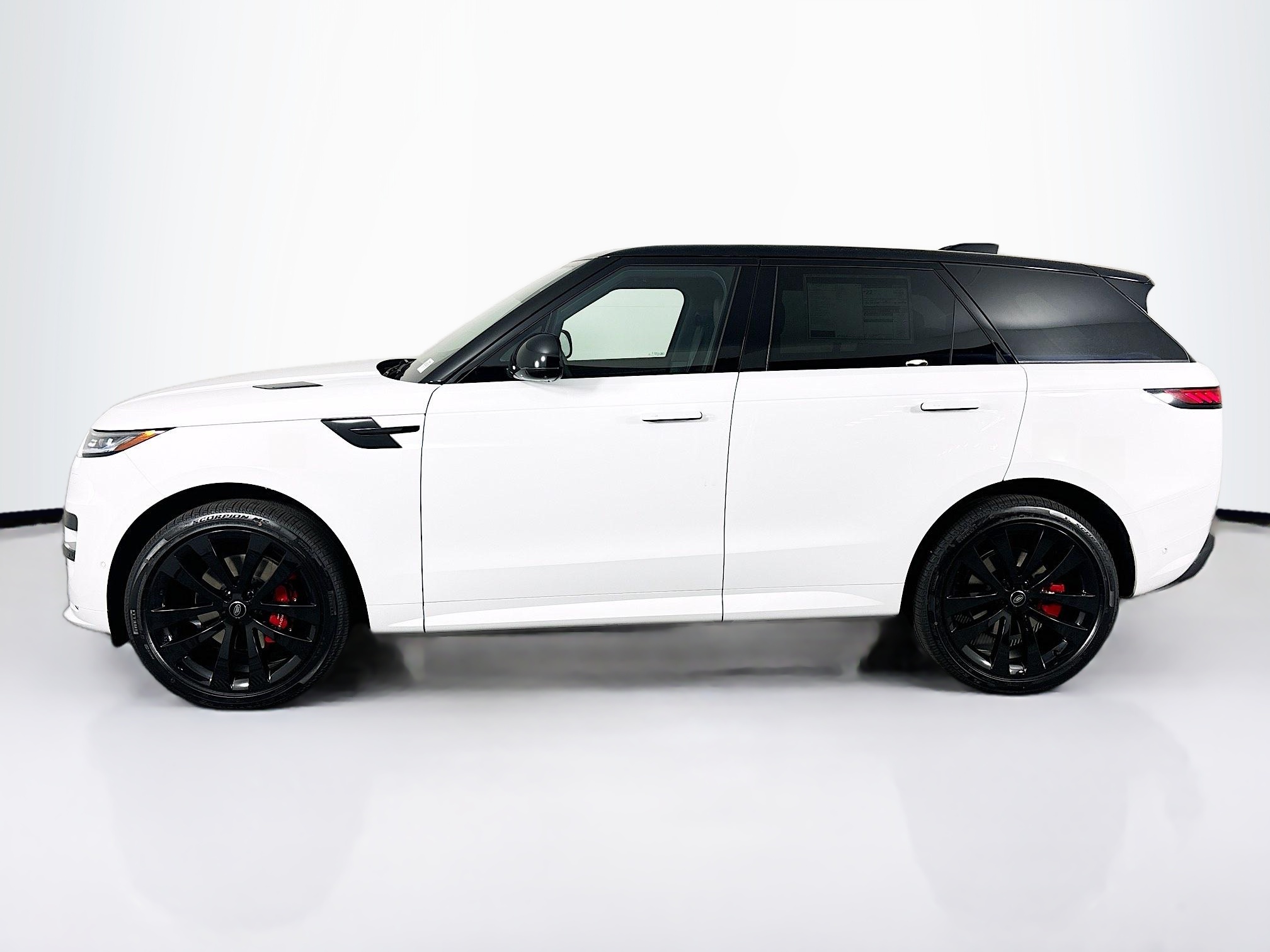 2025 Land Rover Range Rover Sport SE photo 8