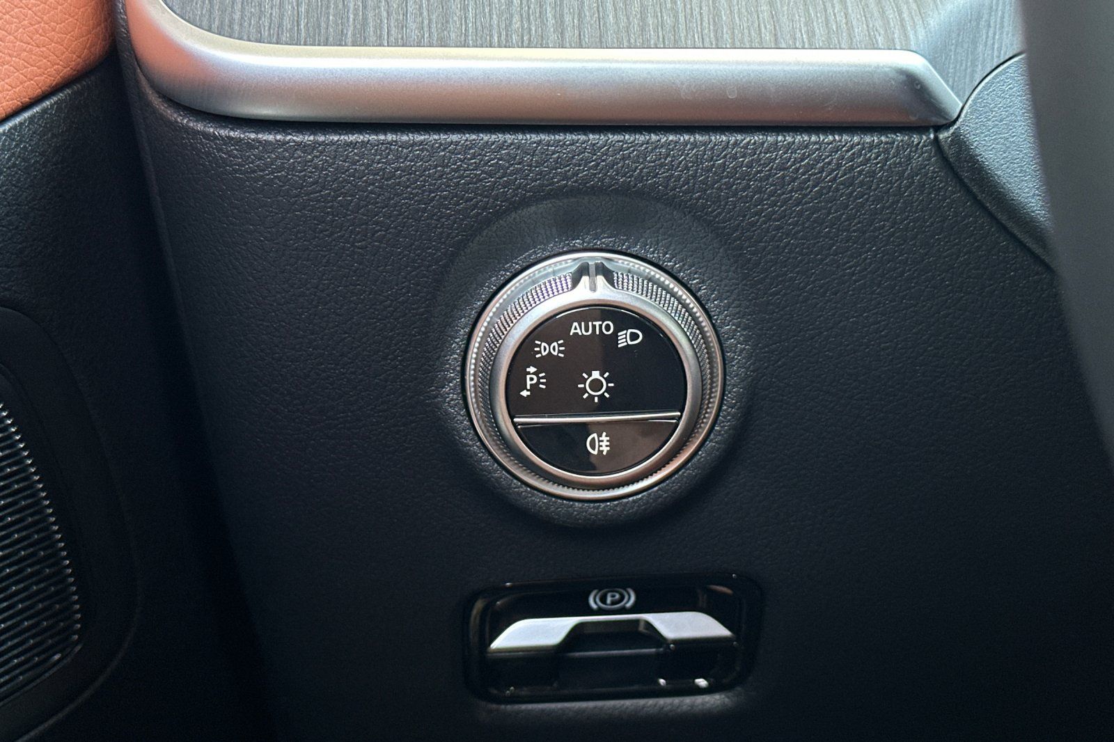 2025 Mercedes Benz C 300 photo 24