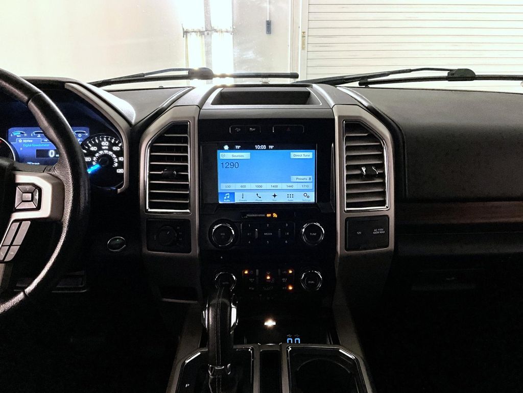 2016 Ford F-150 Lariat photo 11