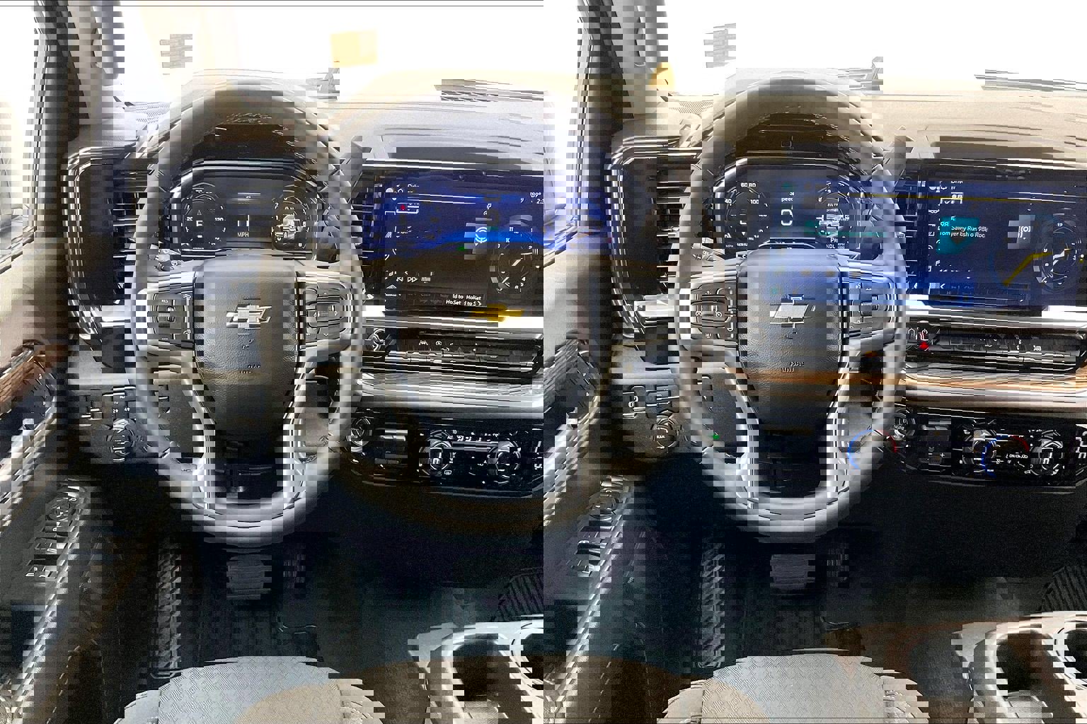 2025 Chevrolet Silverado 1500 LT photo 4