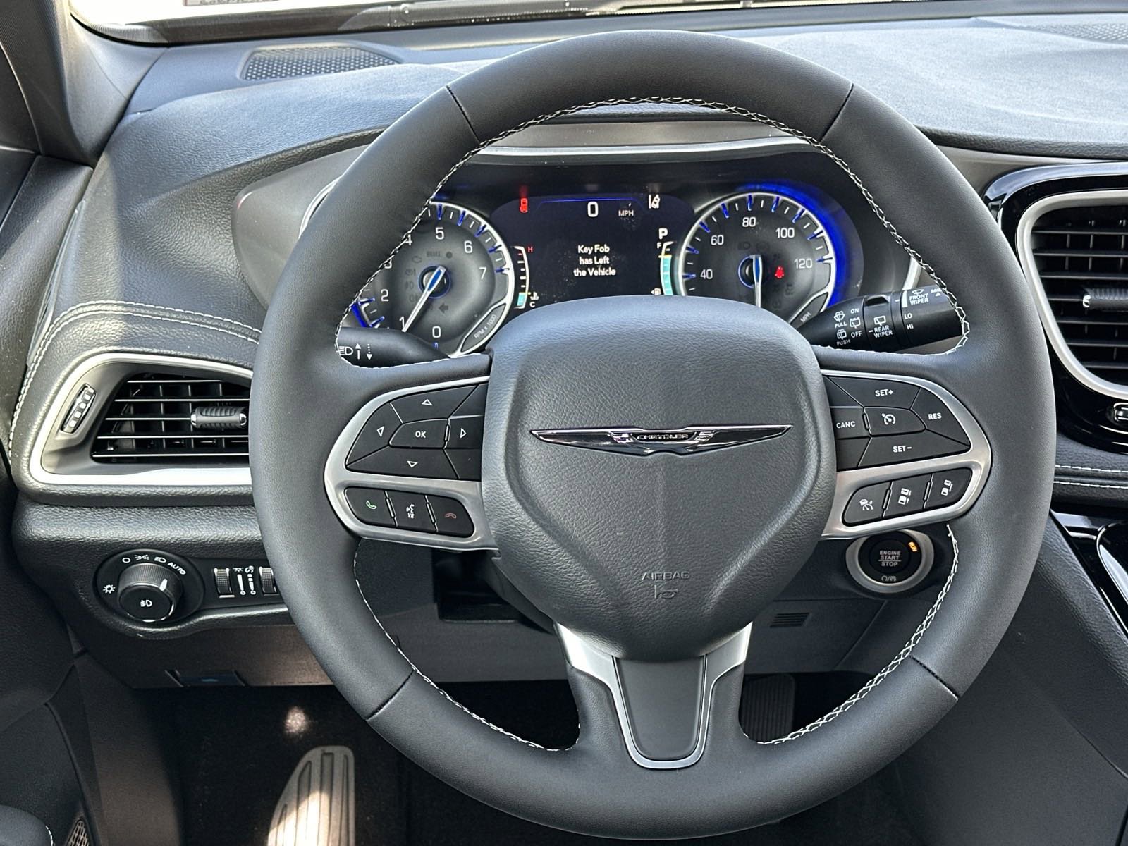 2025 Chrysler Pacifica photo 21