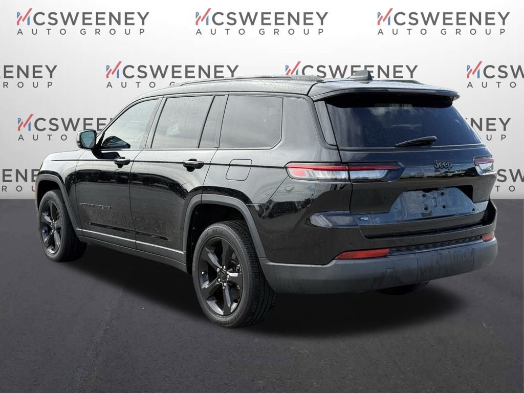 2021 Jeep Grand Cherokee Altitude photo 2