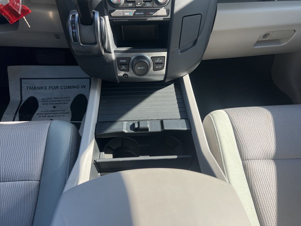 2015 Honda Pilot SE photo 16