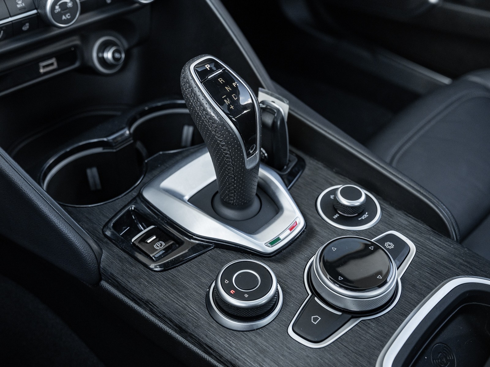 2023 Alfa Romeo Giulia SPRINT photo 24
