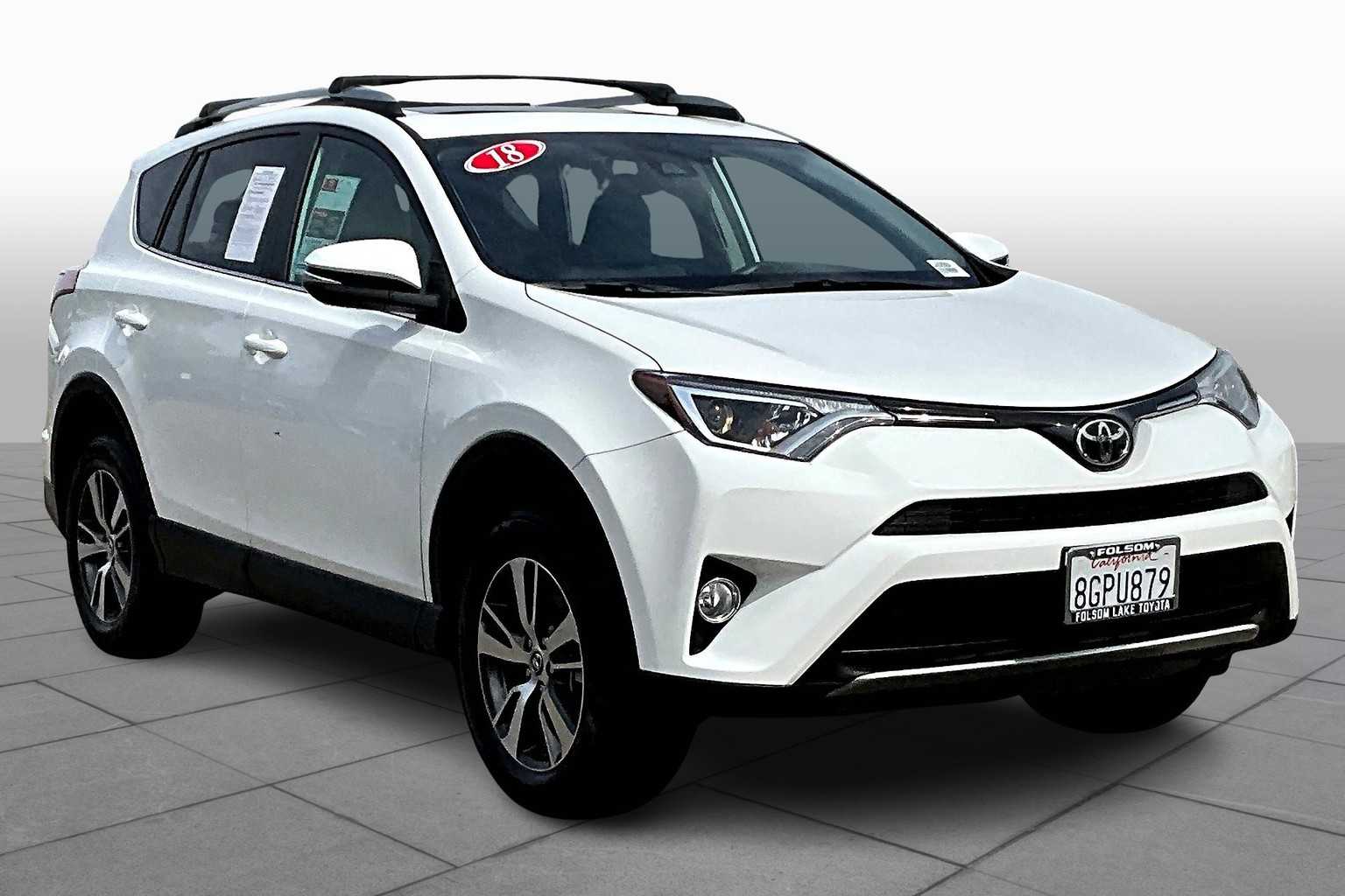 2018 Toyota RAV4 XLE photo 2