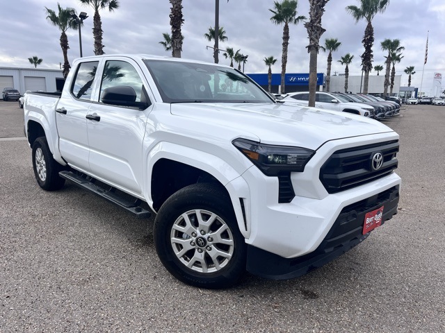 2025 Toyota Tacoma SR's photo